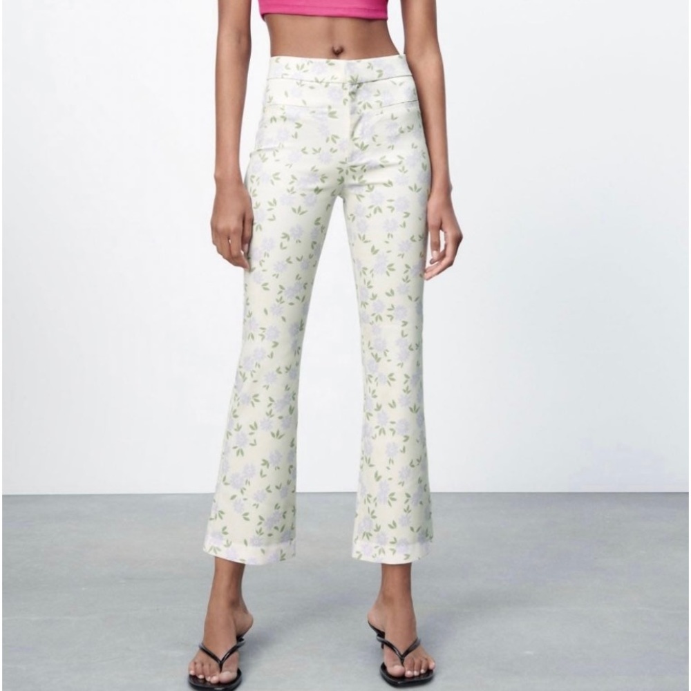 NWOT Zara mini flared floral pants Medium
